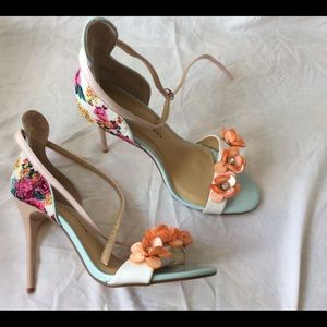 Chinese Laundry Floral print Lullabye